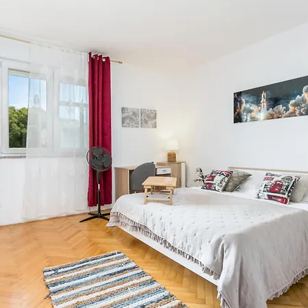 Apartment With Wifi - 23098 *